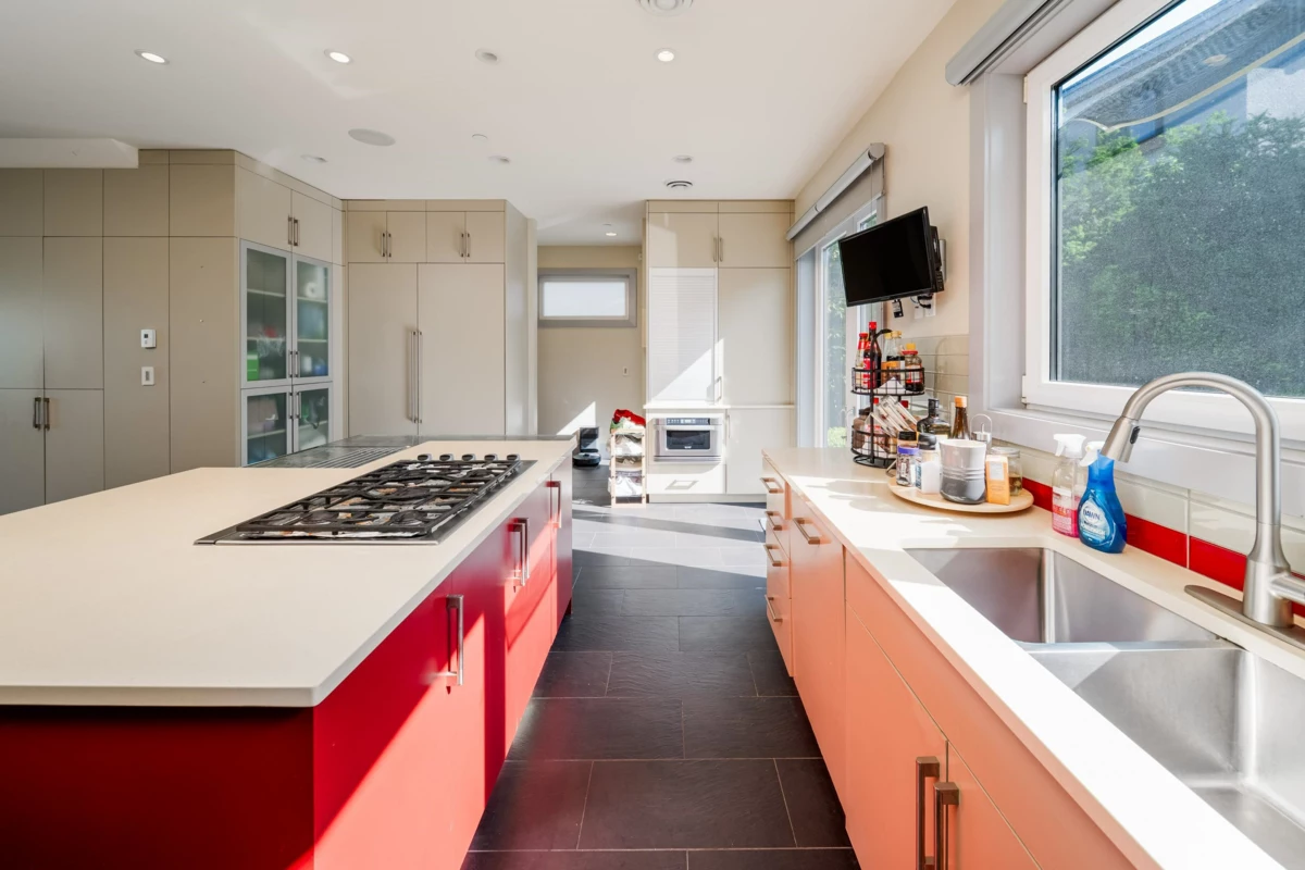 Primary Bathroom Photo of 4371 Puget Drive, Vancouver, BC