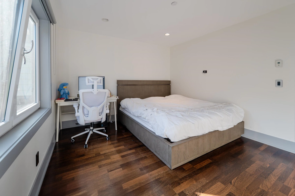 Swimming Pool Photo of 4371 Puget Drive, Vancouver, BC