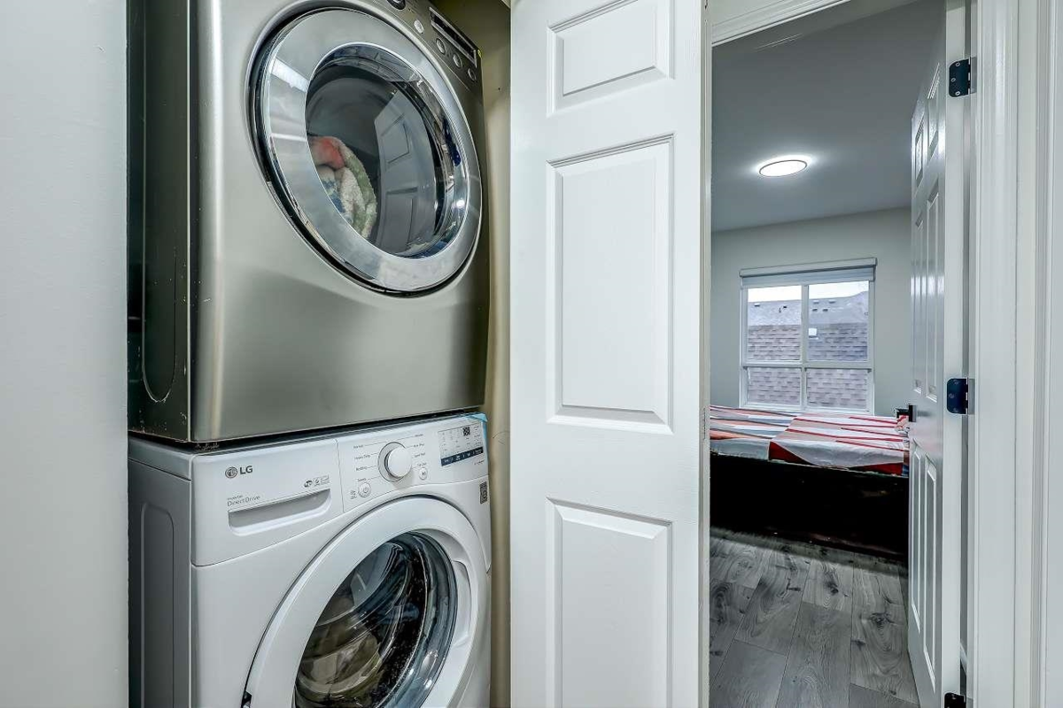 Entry Foyer Photo of 30 12730 66 Avenue, Surrey, BC