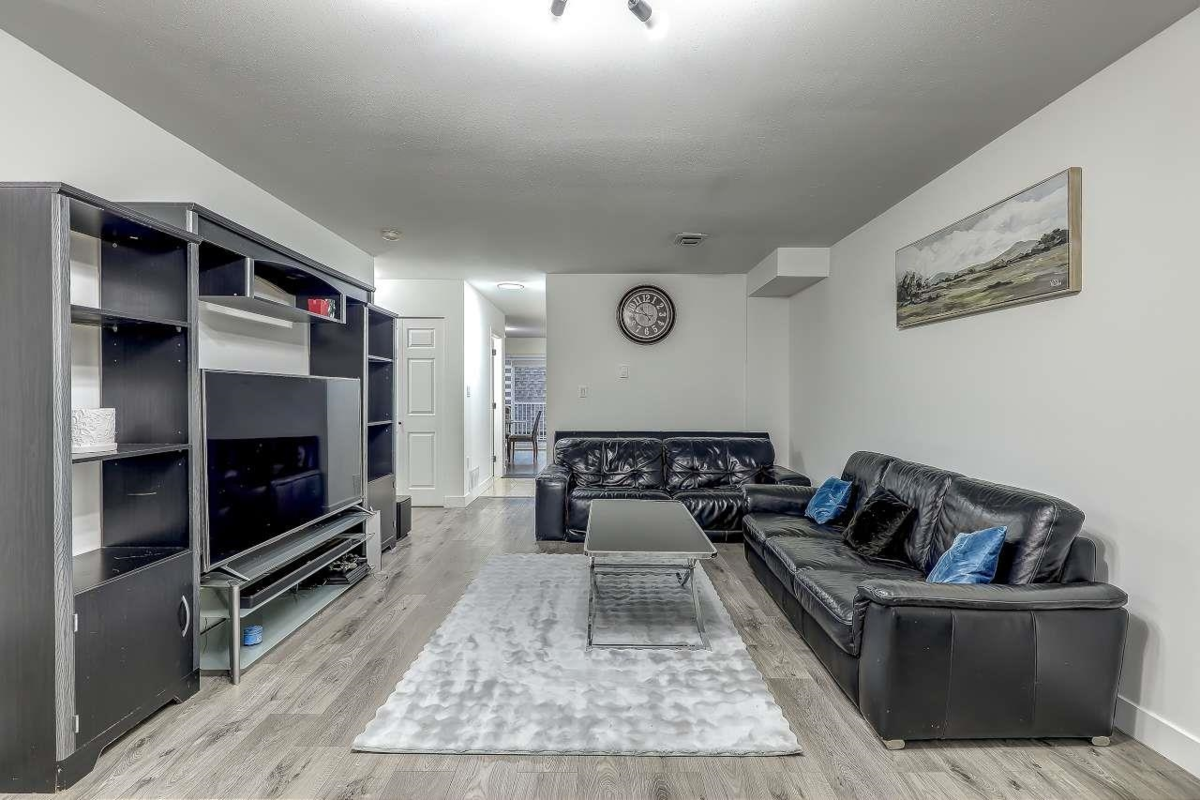 Kitchen Island Photo of 30 12730 66 Avenue, Surrey, BC