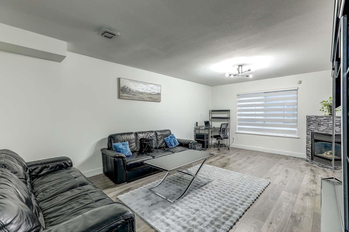 Living Room Photo of 30 12730 66 Avenue, Surrey, BC
