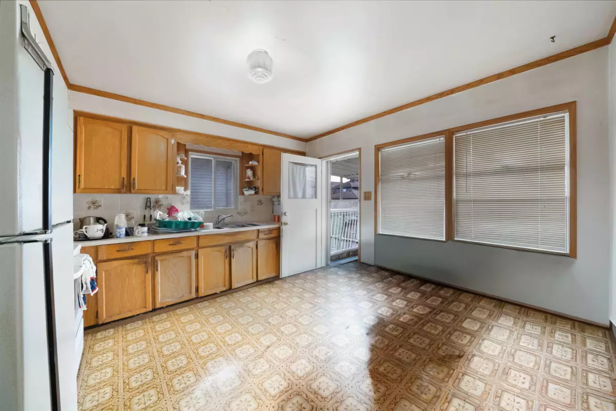 Dining Area Photo of 2616 Venables Street, Vancouver, BC