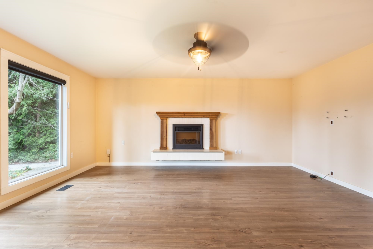 Family Room Photo of 5080 Sunshine Coast Highway, Sechelt, BC