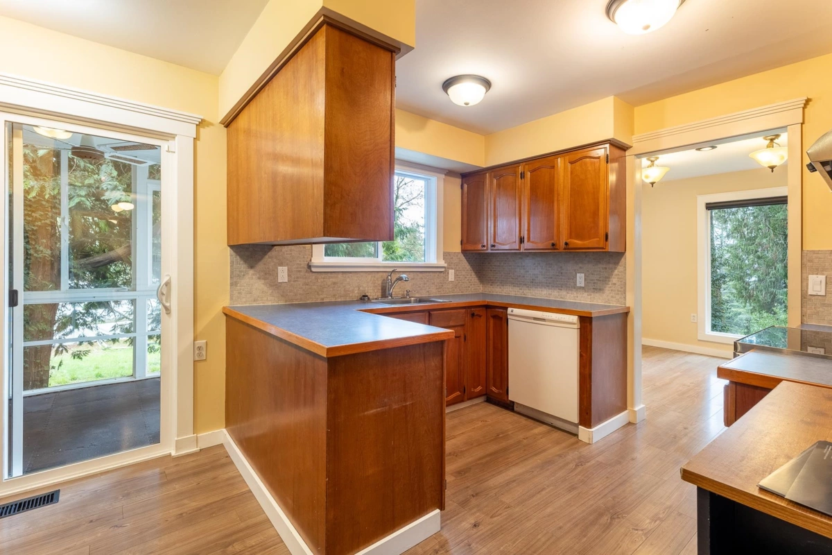 Kitchen Photo of 5080 Sunshine Coast Highway, Sechelt, BC