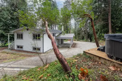 5080 Sunshine Coast Highway, Sechelt, BC, Sechelt — Single Family Residence for sale