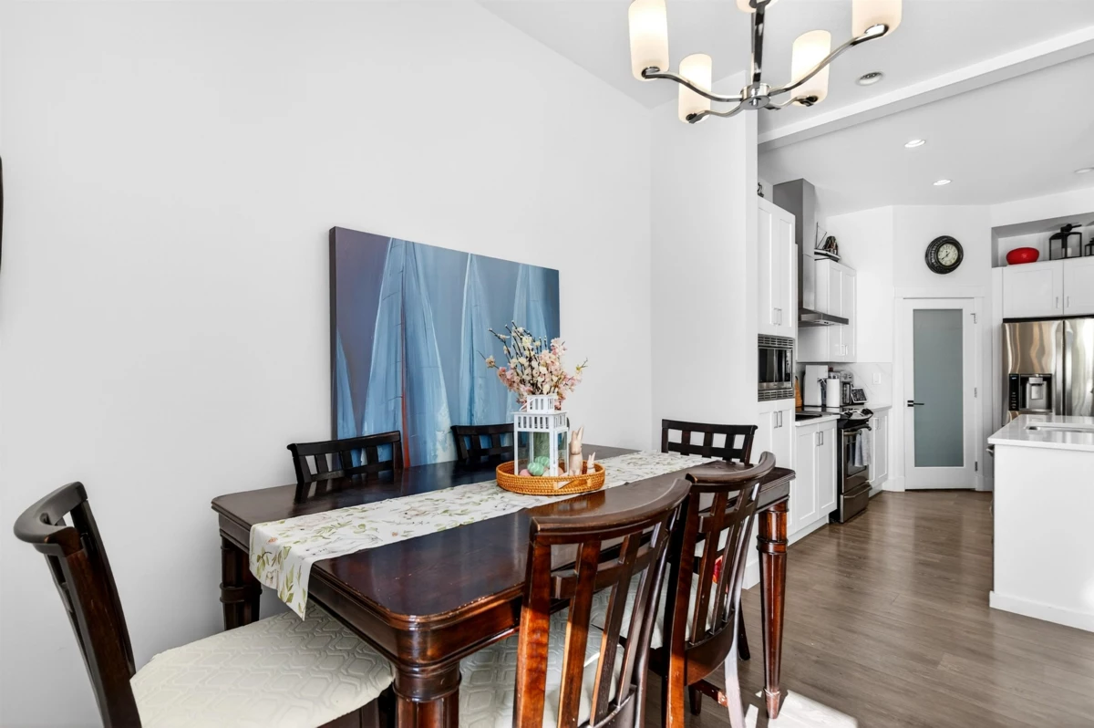 Breakfast Nook Photo of 20354 82a Avenue, Langley, BC