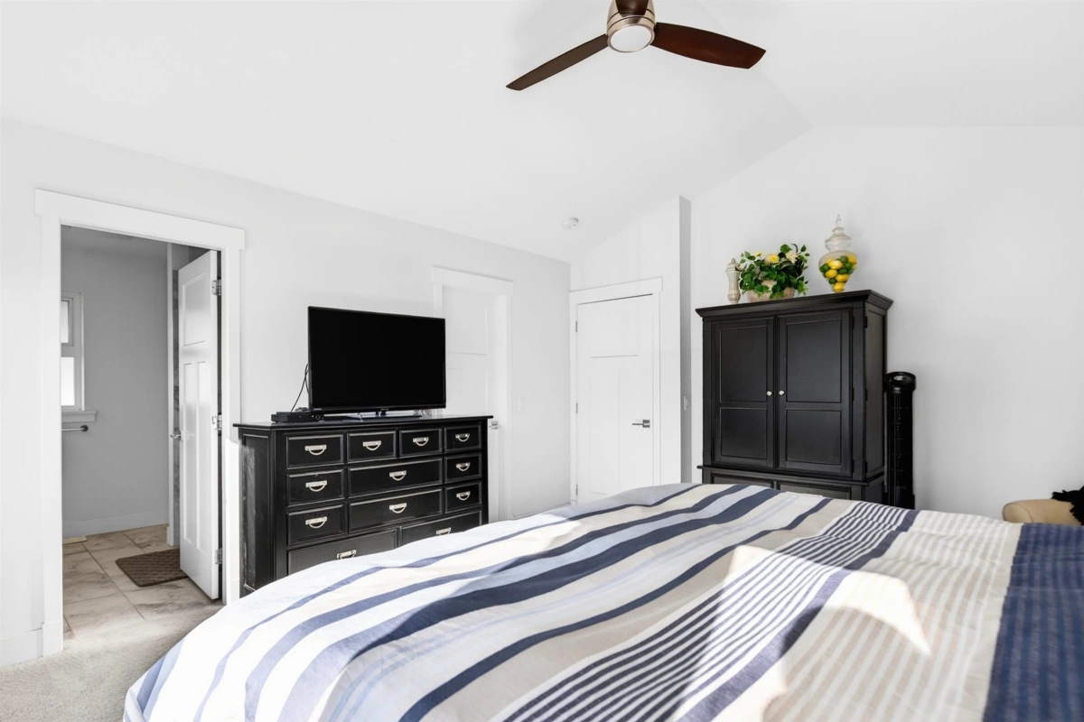 Guest Bathroom Photo of 20354 82a Avenue, Langley, BC