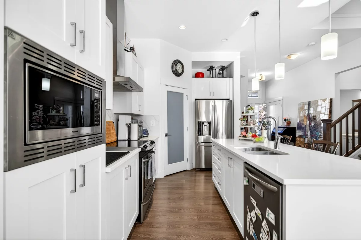 Kitchen Photo of 20354 82a Avenue, Langley, BC