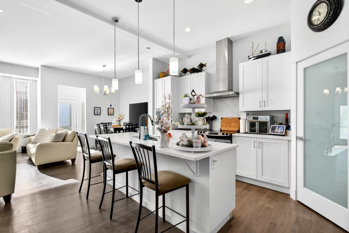 Living Room Photo of 20354 82a Avenue, Langley, BC