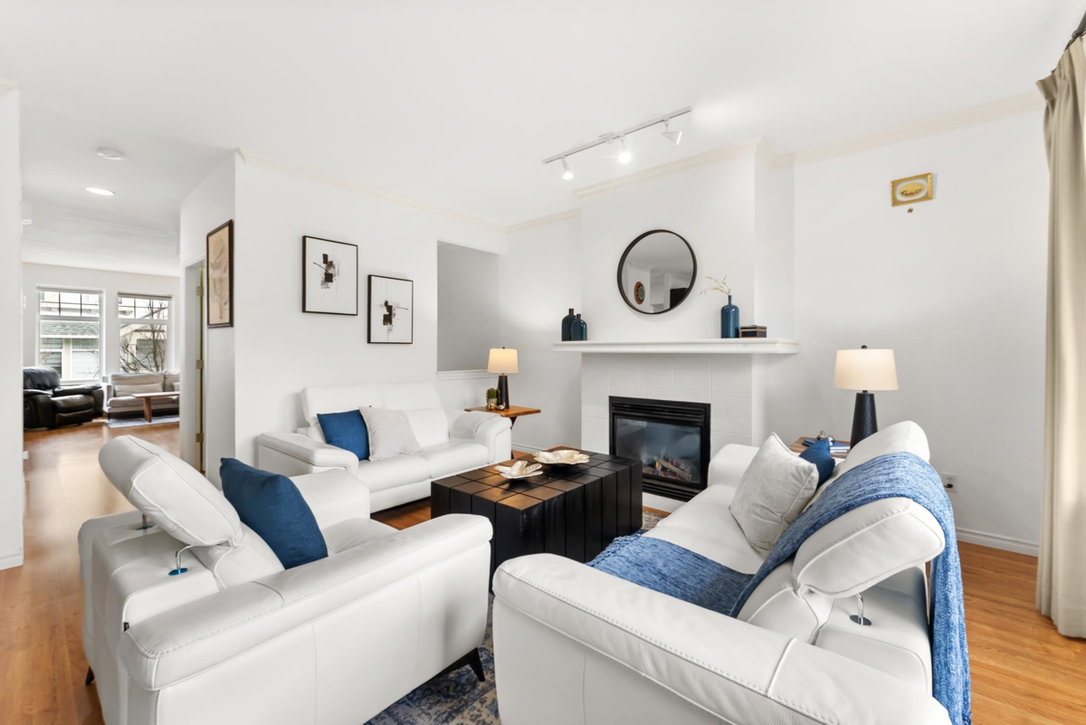 Kitchen Photo of 20 15037 58th Avenue, Surrey, BC