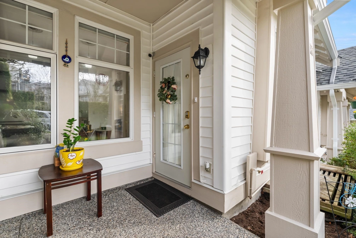 Living Room Photo of 20 15037 58th Avenue, Surrey, BC