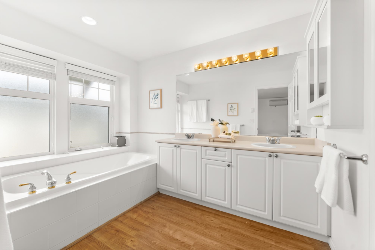 Mudroom Photo of 20 15037 58th Avenue, Surrey, BC