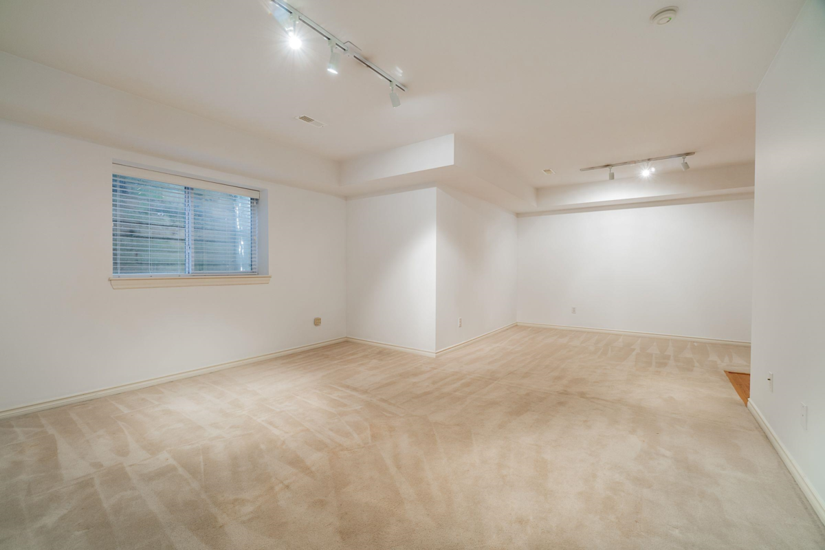 Swimming Pool Photo of 20 15037 58th Avenue, Surrey, BC