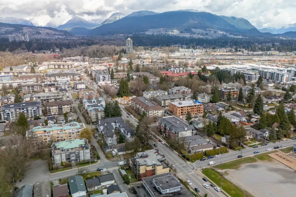 Outdoor Patio Photo of 306 2191 Shaughnessy Street, Port Coquitlam, BC
