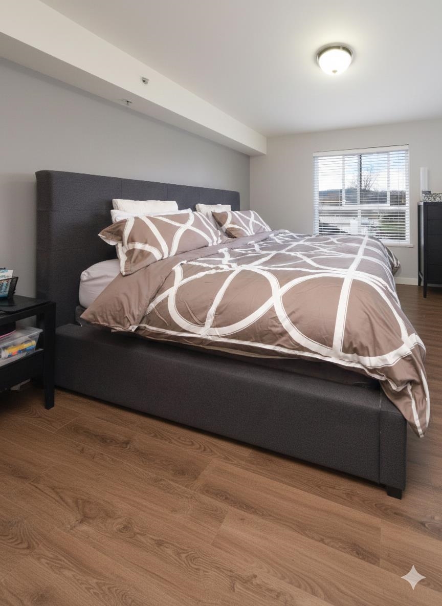 Walk-In Closet Photo of 306 2191 Shaughnessy Street, Port Coquitlam, BC