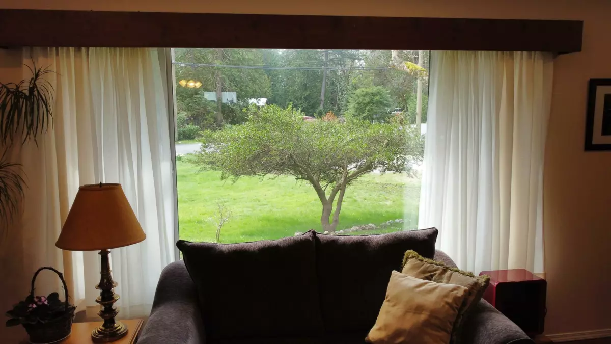 Breakfast Nook Photo of 4569 Francis Peninsula Road, Madeira Park, BC