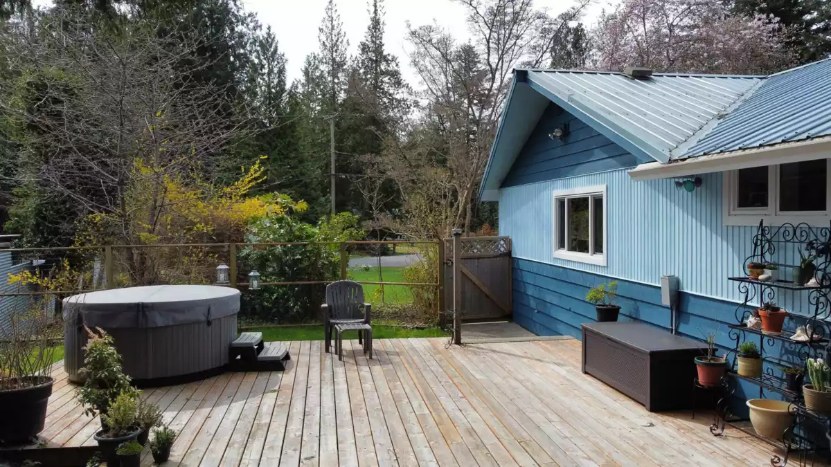 Garage Interior Photo of 4569 Francis Peninsula Road, Madeira Park, BC