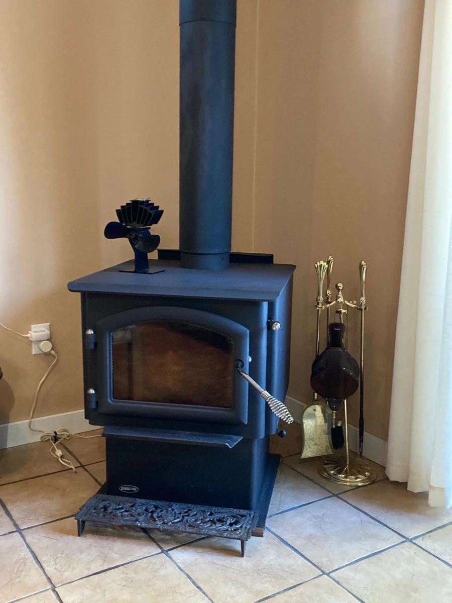 Guest Bathroom Photo of 4569 Francis Peninsula Road, Madeira Park, BC