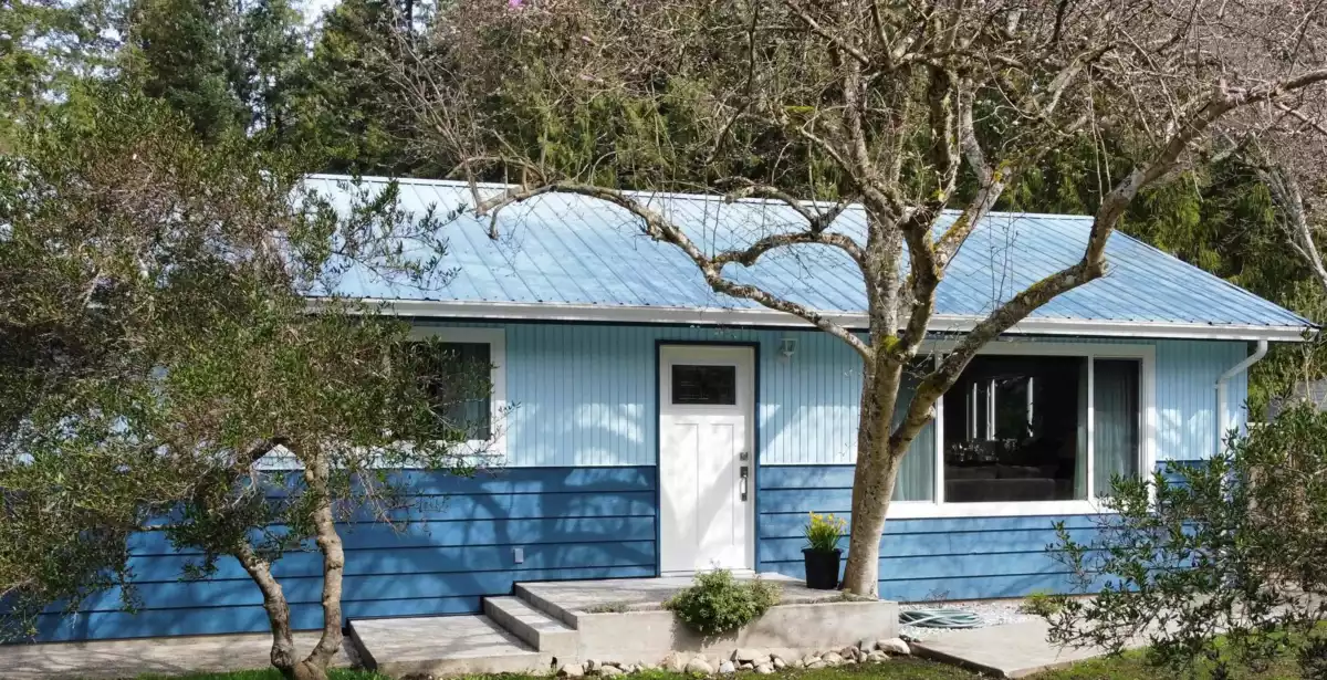 Kitchen Photo of 4569 Francis Peninsula Road, Madeira Park, BC