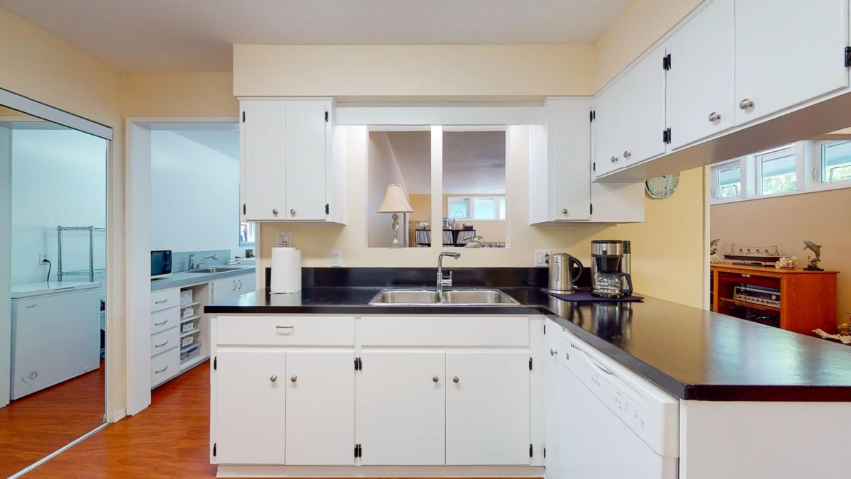 Primary Bathroom Photo of 4569 Francis Peninsula Road, Madeira Park, BC
