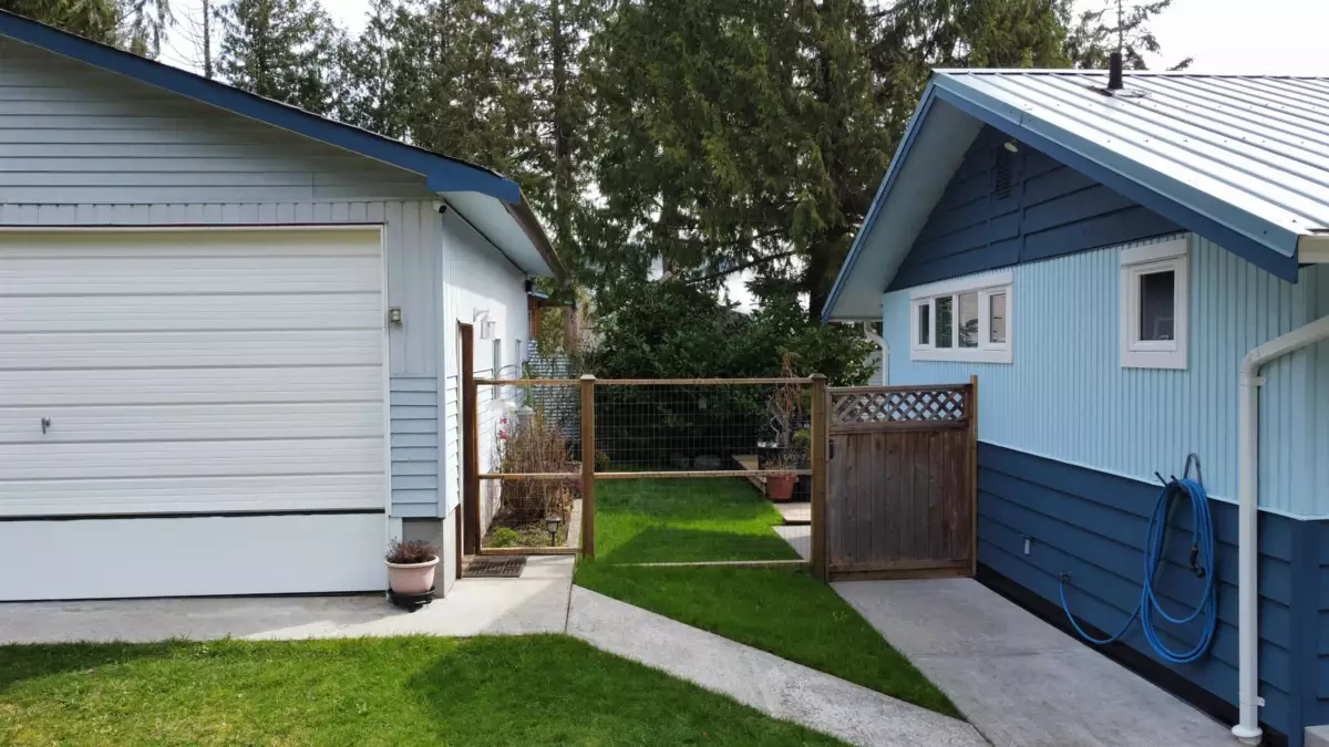 Swimming Pool Photo of 4569 Francis Peninsula Road, Madeira Park, BC