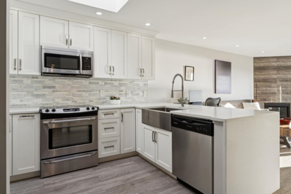 305 175 W 4th Street, North Vancouver, BC, Lower Lonsdale — 1 bed apartment/condo for sale