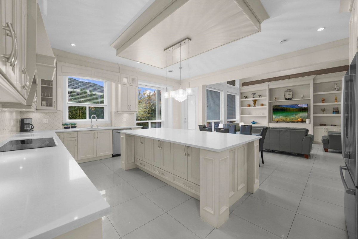 Walk-In Closet Photo of 4351 Woodhead Road, Richmond, BC