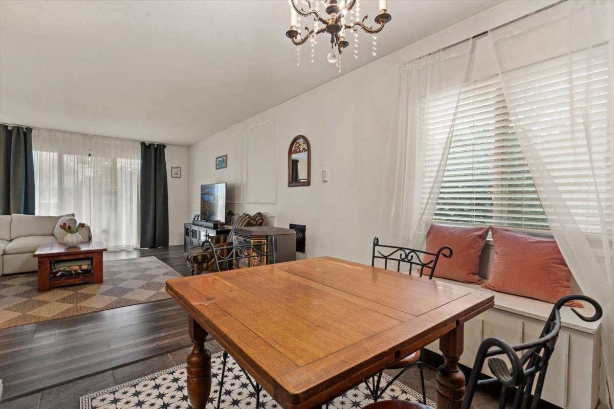 Breakfast Nook Photo of 101 45900 Lewis Avenue, Chilliwack, BC