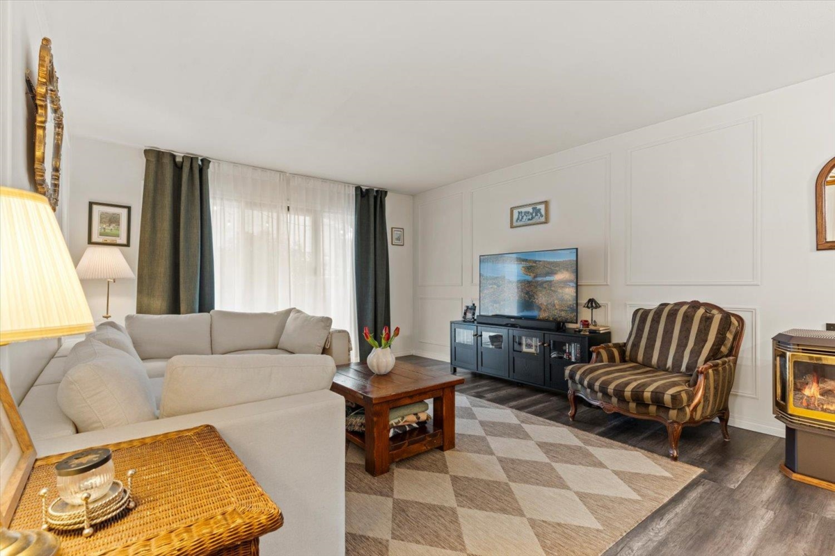 Dining Area Photo of 101 45900 Lewis Avenue, Chilliwack, BC