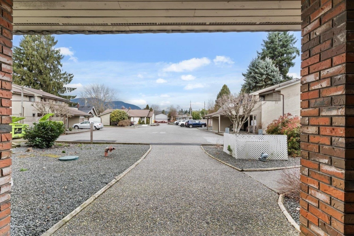 Garden / Landscaping Photo of 101 45900 Lewis Avenue, Chilliwack, BC