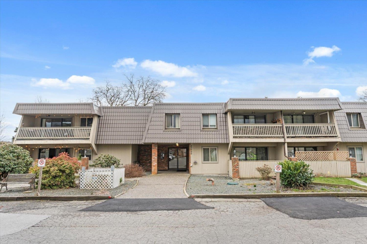 Hot Tub / Spa Photo of 101 45900 Lewis Avenue, Chilliwack, BC