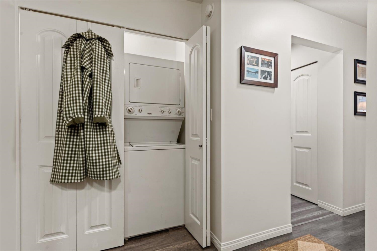 Powder Room Photo of 101 45900 Lewis Avenue, Chilliwack, BC