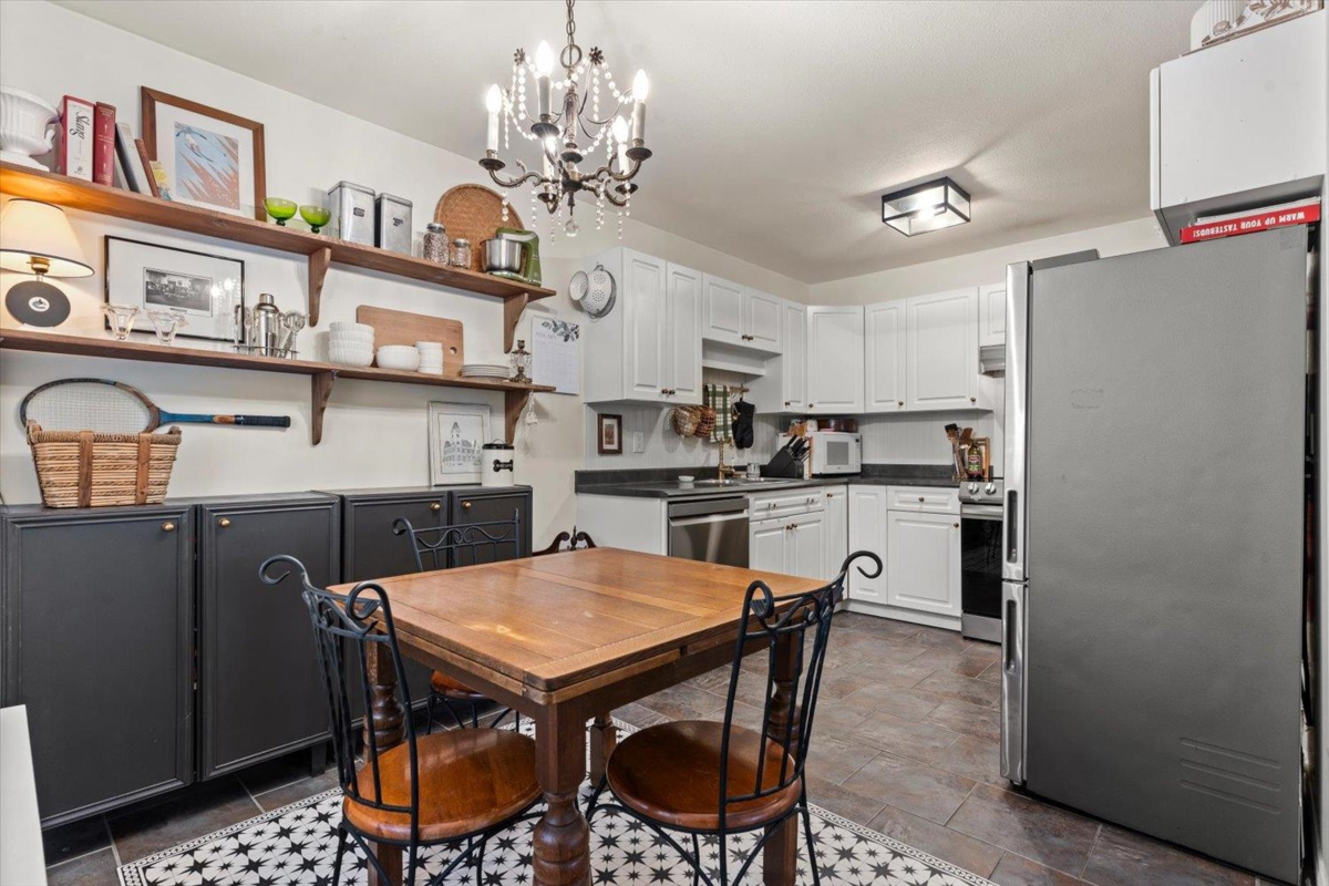 Primary Bedroom Photo of 101 45900 Lewis Avenue, Chilliwack, BC