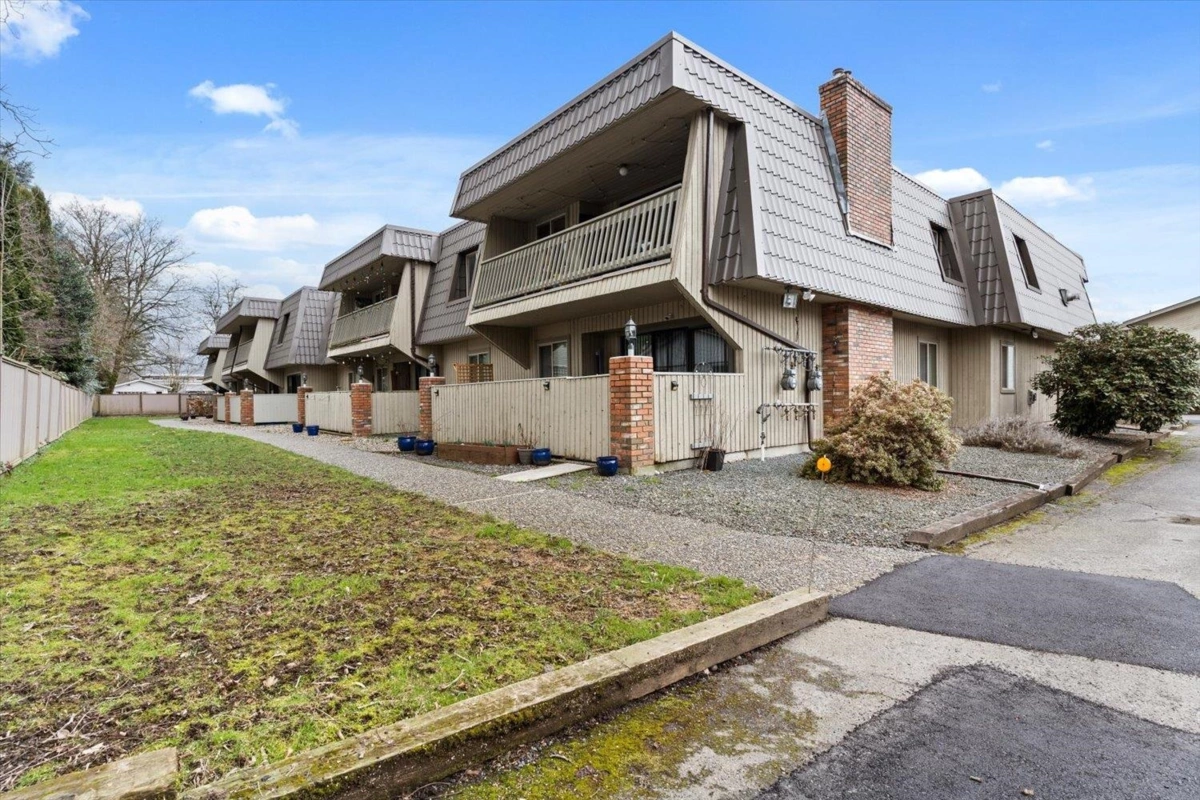 Staircase Photo of 101 45900 Lewis Avenue, Chilliwack, BC