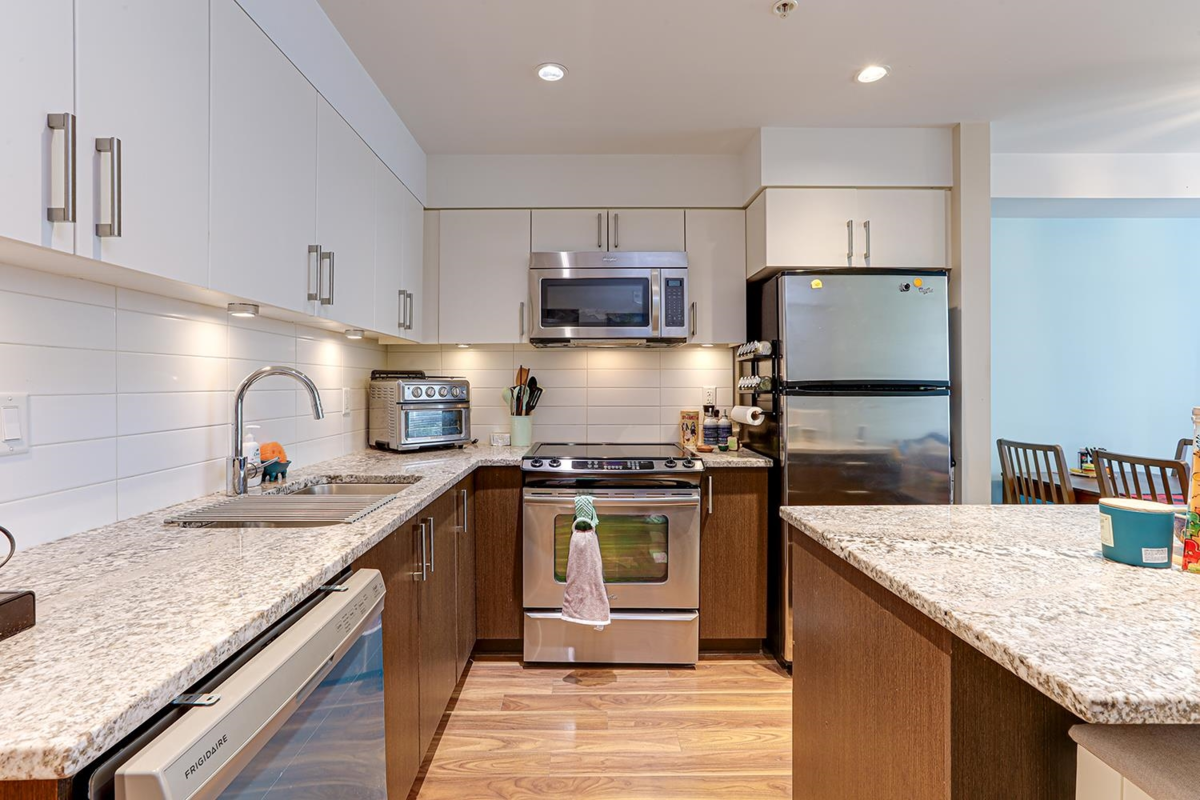 Breakfast Nook Photo of 208 55 Eighth Avenue, New Westminster, BC