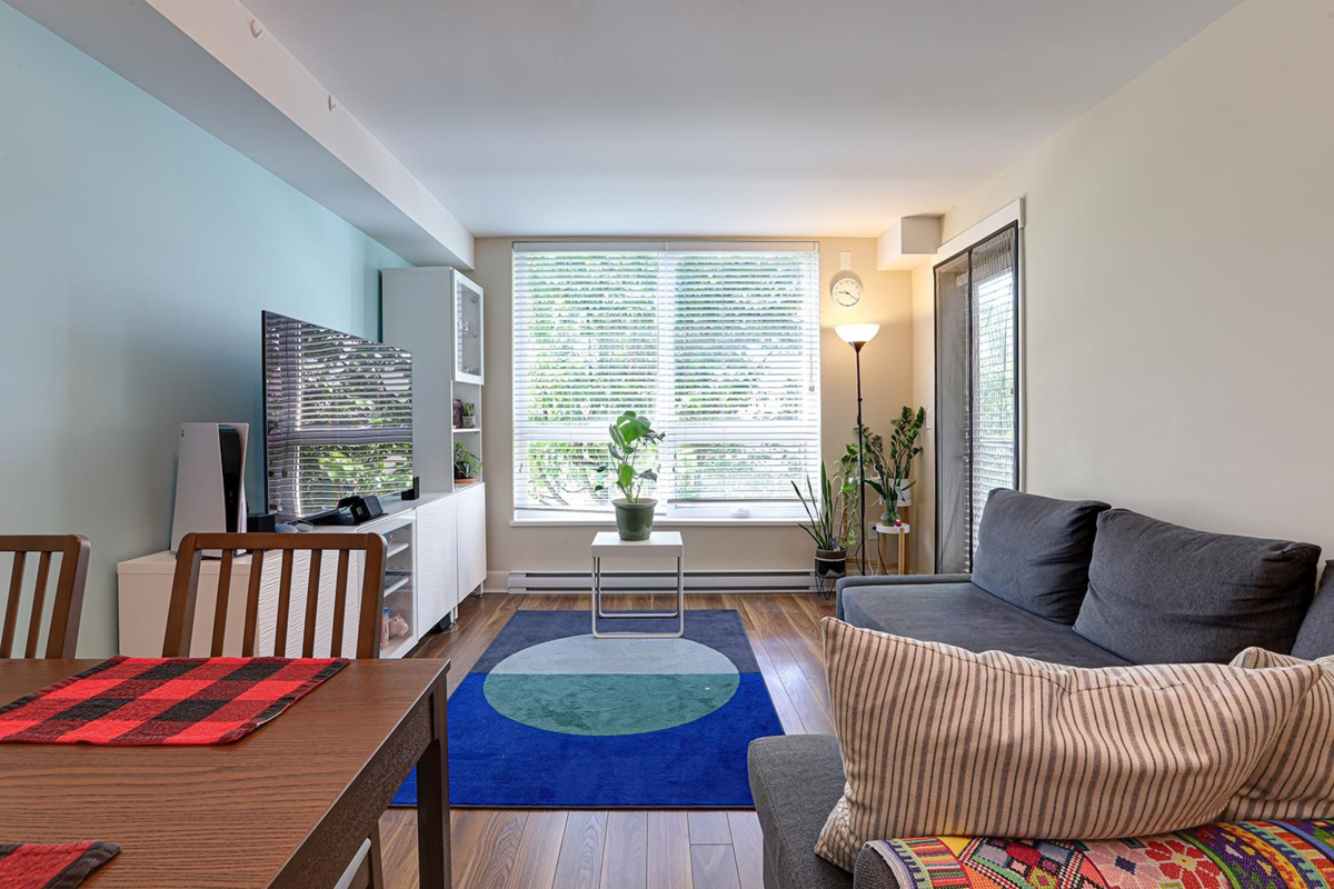 Kitchen Photo of 208 55 Eighth Avenue, New Westminster, BC