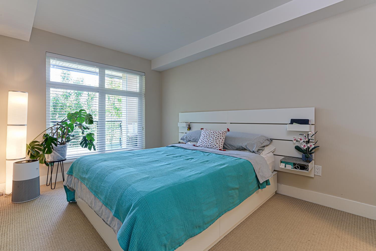 Primary Bathroom Photo of 208 55 Eighth Avenue, New Westminster, BC