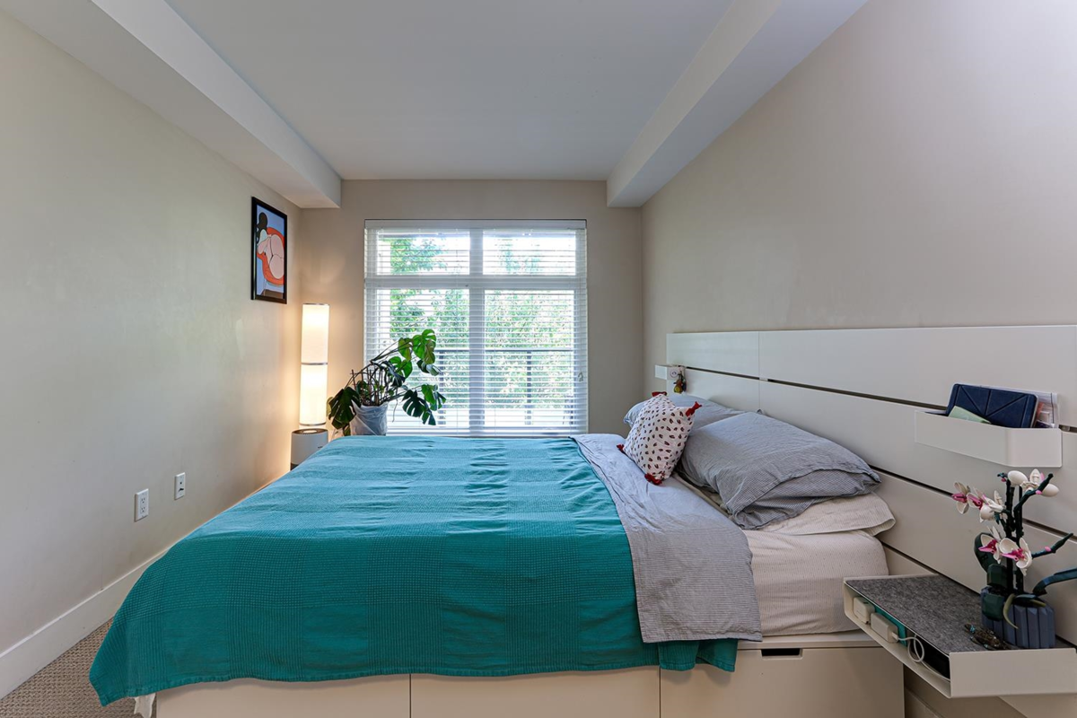 Walk-In Closet Photo of 208 55 Eighth Avenue, New Westminster, BC