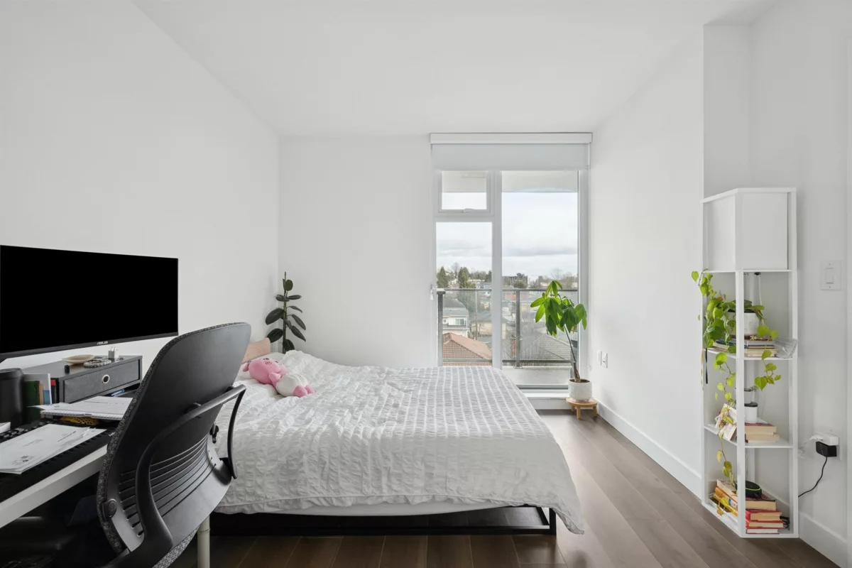 Dining Area Photo of 506 8121 Chester Street, Vancouver, BC