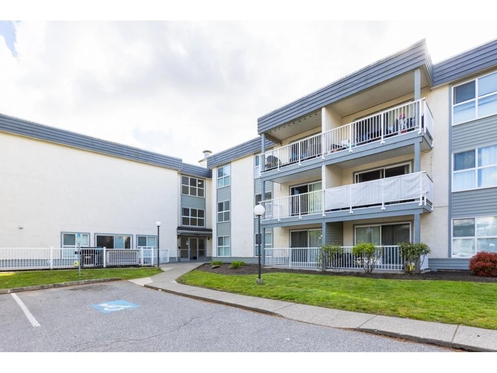 Exterior Front Photo of 229 32850 George Ferguson Way, Abbotsford, BC