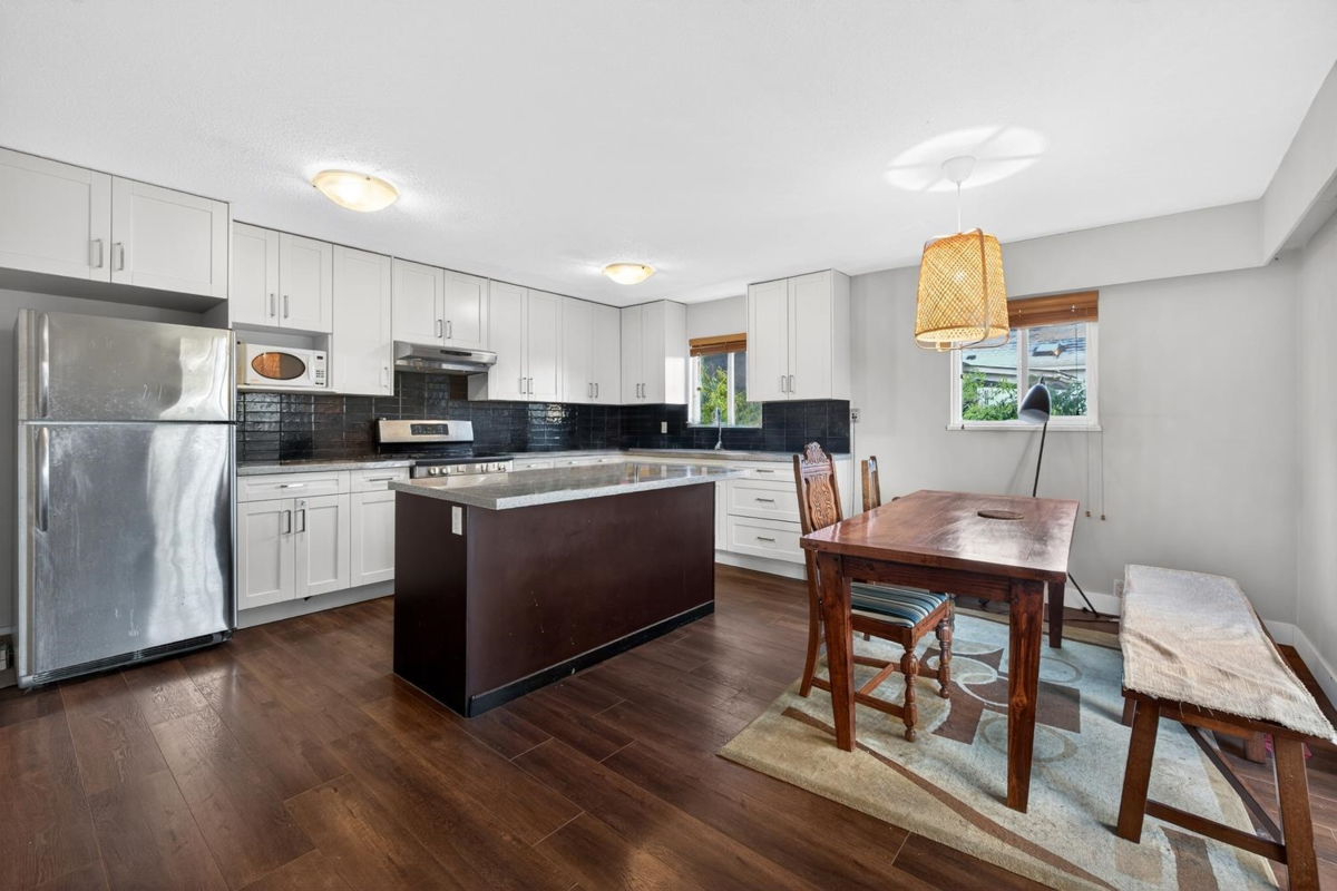 Breakfast Nook Photo of 557 E 21st Avenue, Vancouver, BC