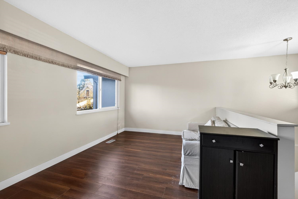 Dining Area Photo of 557 E 21st Avenue, Vancouver, BC
