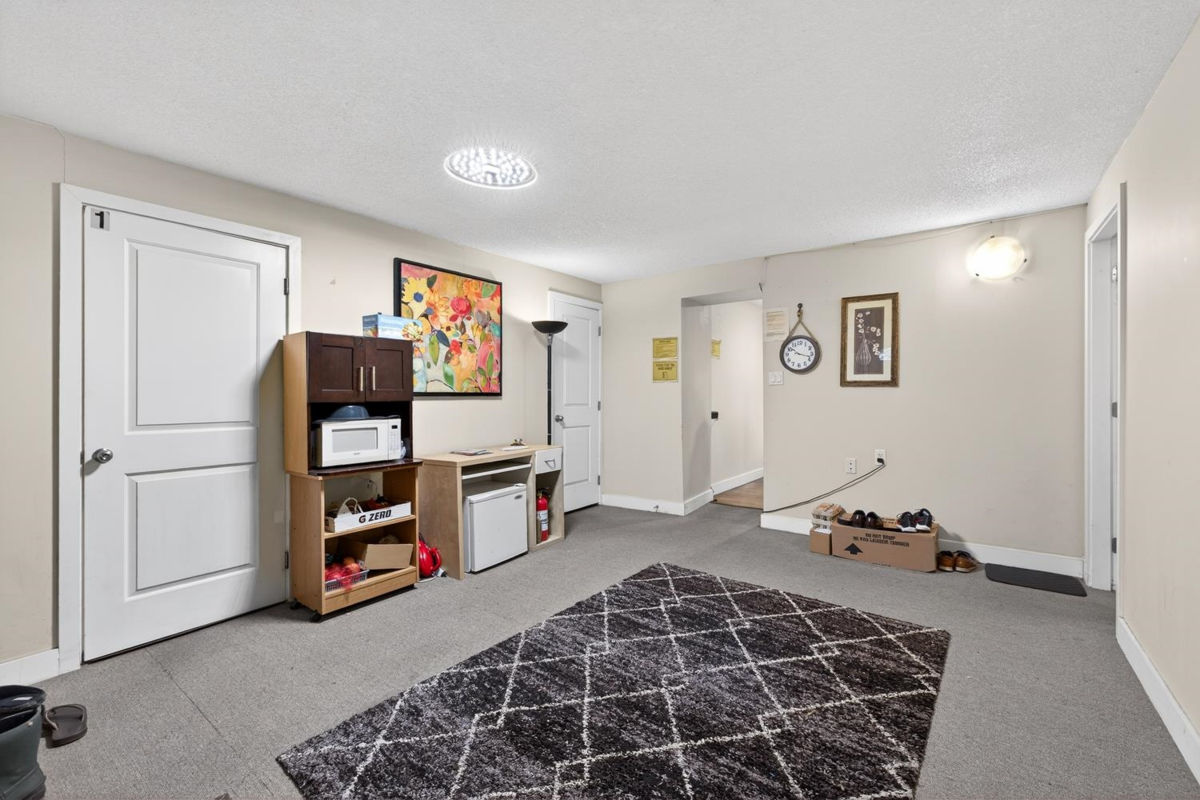 Laundry Room Photo of 557 E 21st Avenue, Vancouver, BC