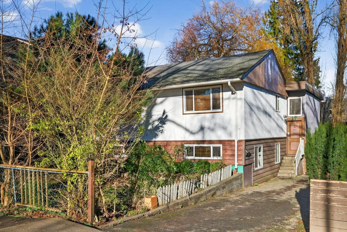 Living Room Photo of 557 E 21st Avenue, Vancouver, BC
