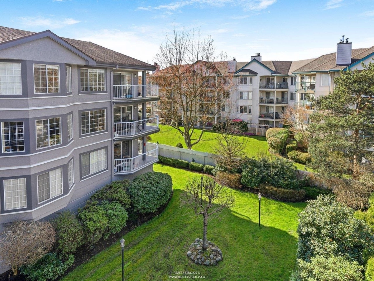 Front Yard Photo of 312 5375 205 Street, Langley, BC