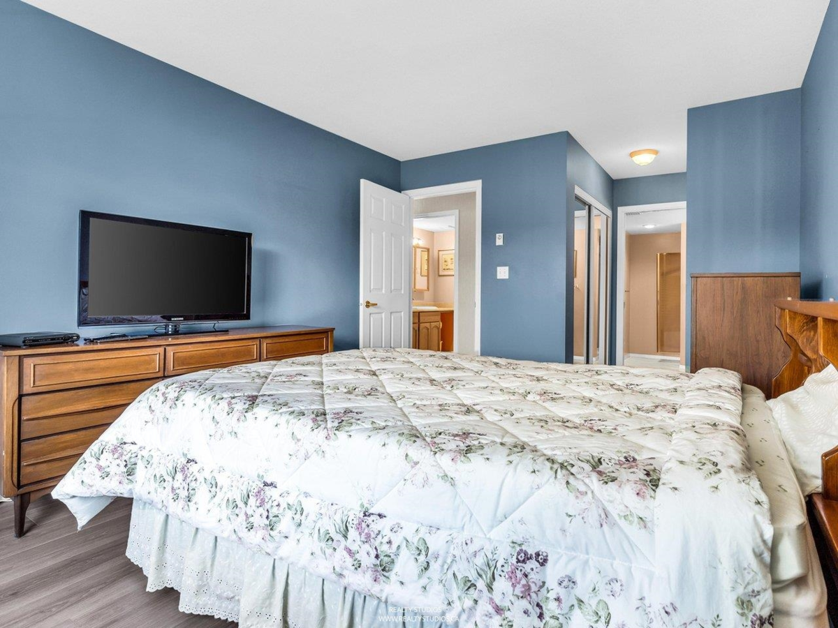 Office / Den Photo of 312 5375 205 Street, Langley, BC