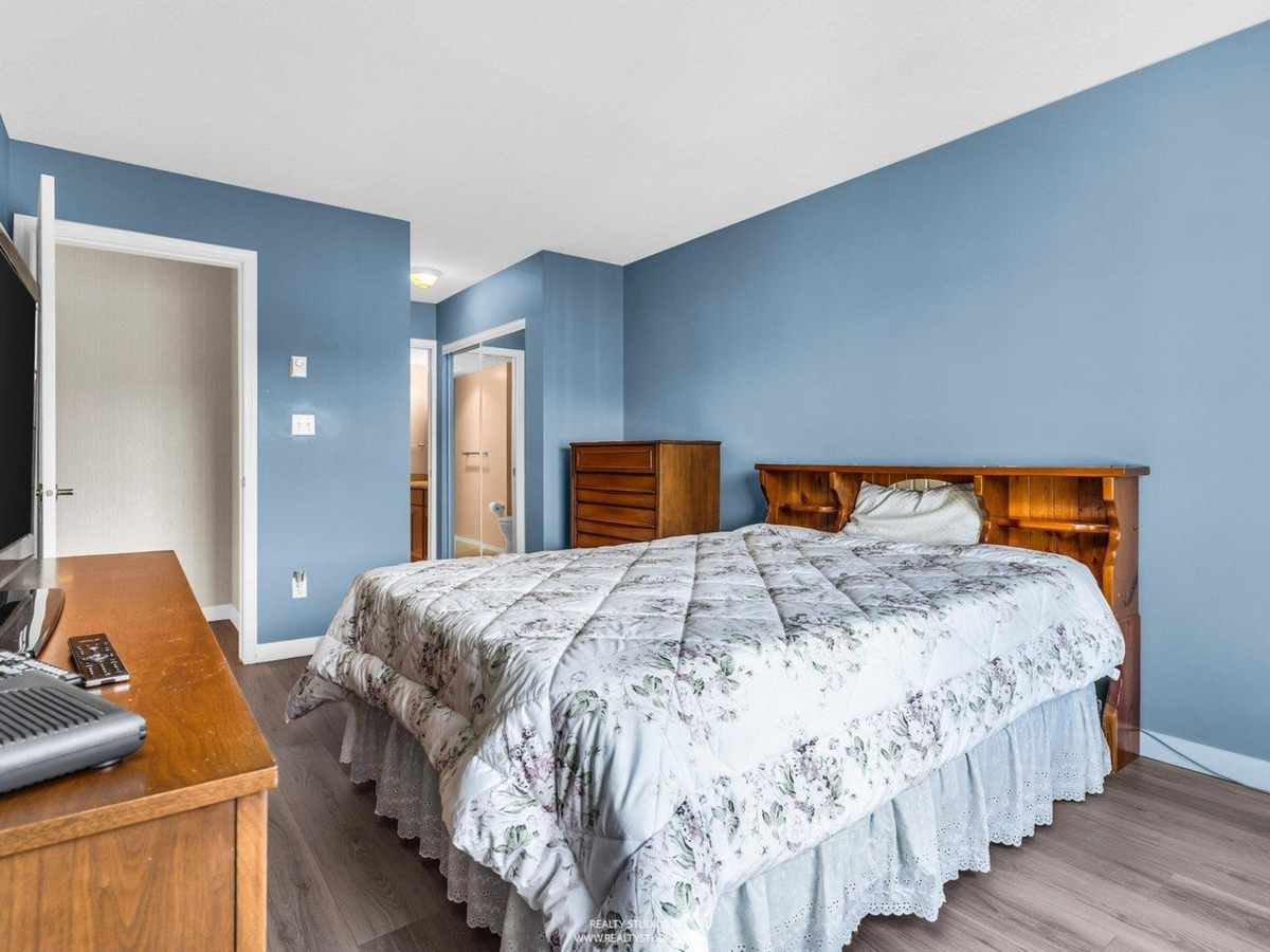 Powder Room Photo of 312 5375 205 Street, Langley, BC