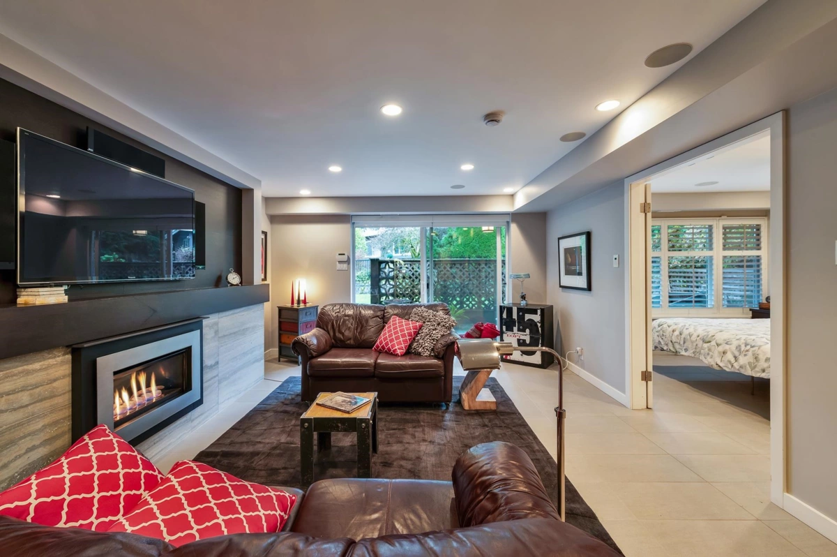 Garage Interior Photo of 3669 Edgemont Boulevard, North Vancouver, BC