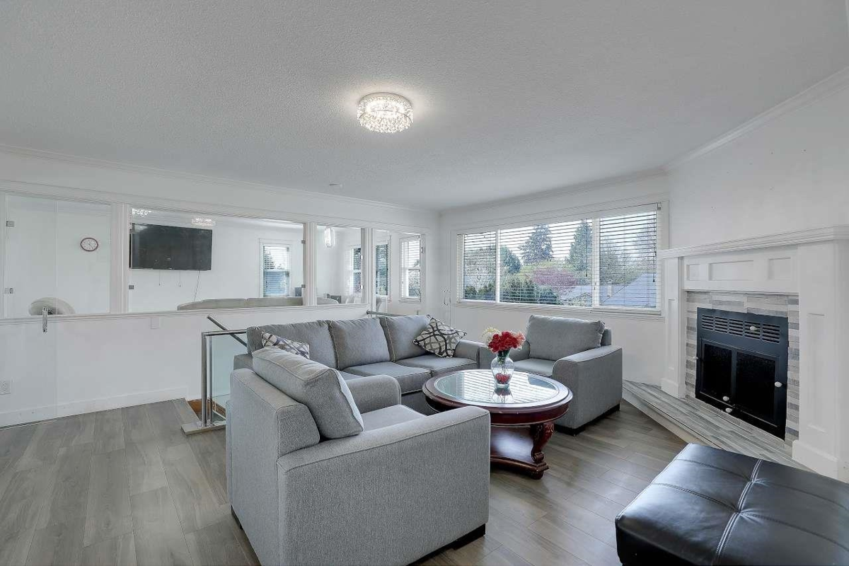 Kitchen Island Photo of 7436 118a Street, Delta, BC