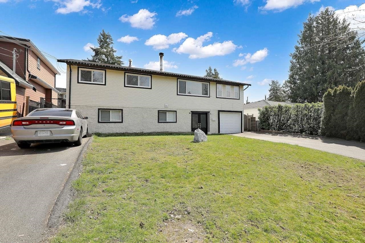 Living Room Photo of 7436 118a Street, Delta, BC